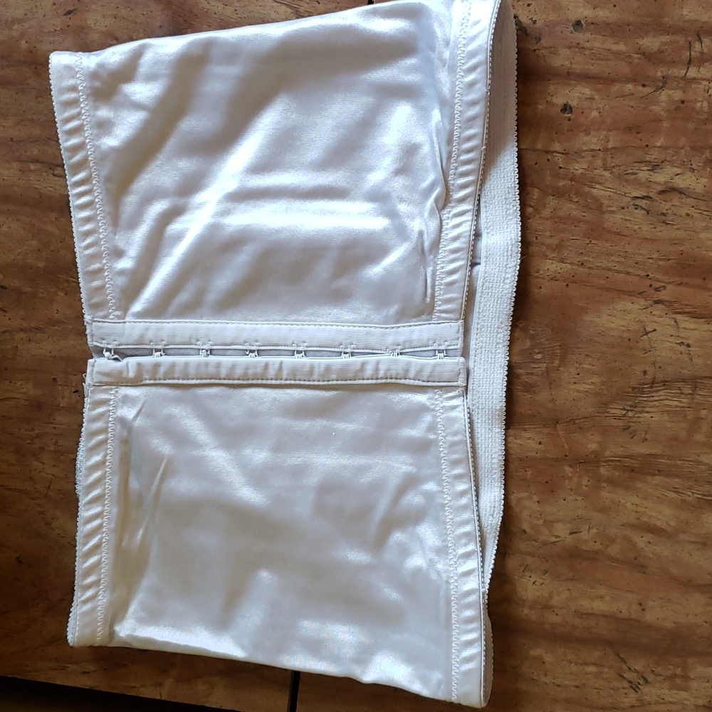 Waist trainer